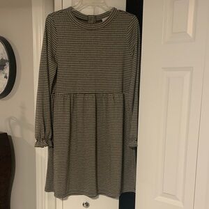 Stylish Black and White Ladies Dress